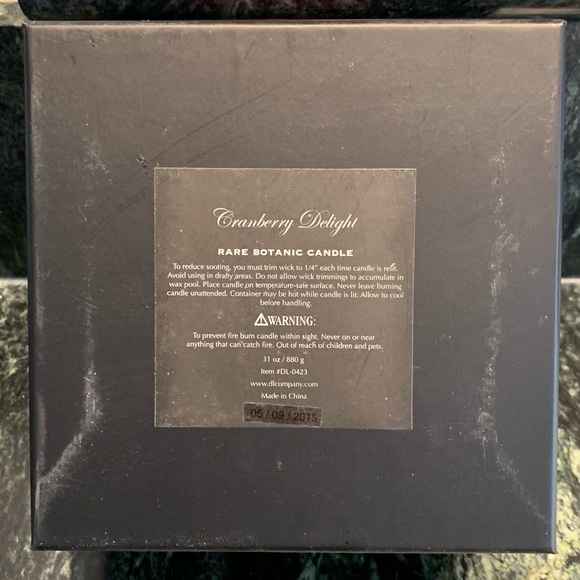 D.L. & Co. Cranberry Delight Candle - Picture 4 of 6
